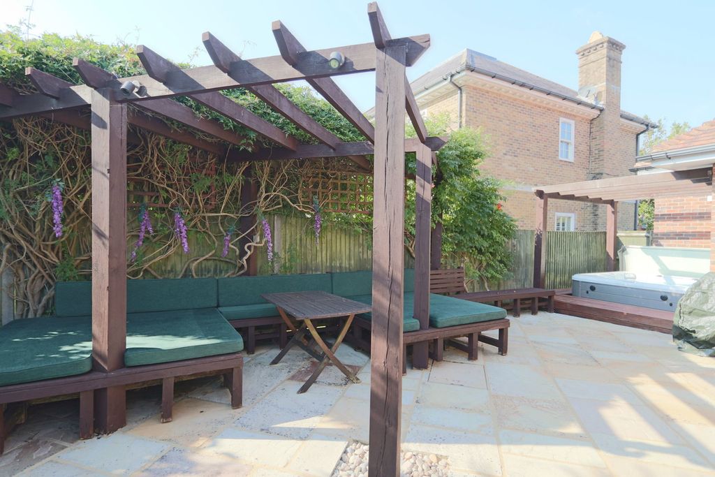 Additional image 28 of 5 bed detached house for saleHine Close, Coulsdon CR5