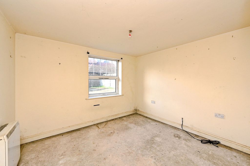 Property photo 2 of 14 Pbox-Img.Jpg