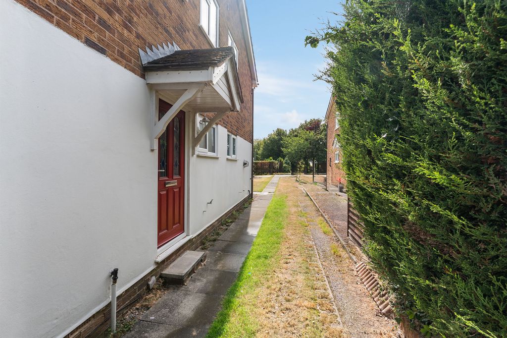 Property photo 2 of 16