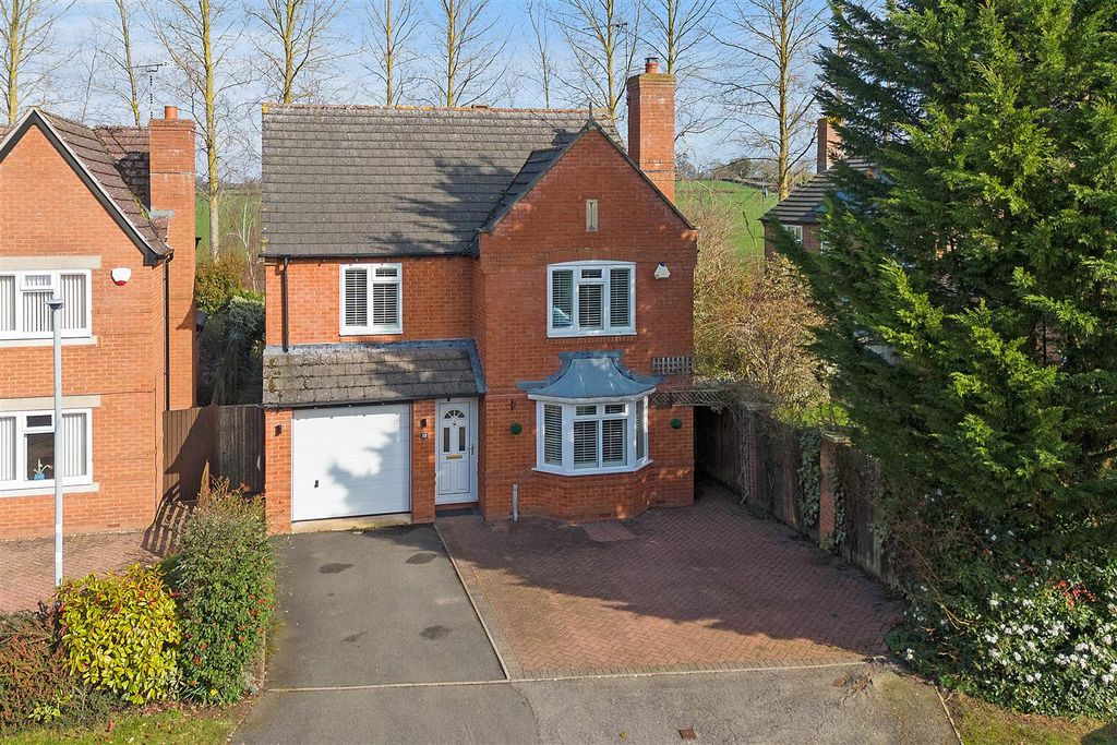 Property photo 1 of 30 22 Whitehead Drive (2 Of 35).Jpg