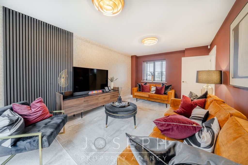 Property photo 2 of 15