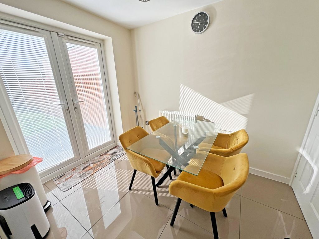 Wye Close, Leicester, Leicestershire LE4, 3 bed semi-detached house for ...