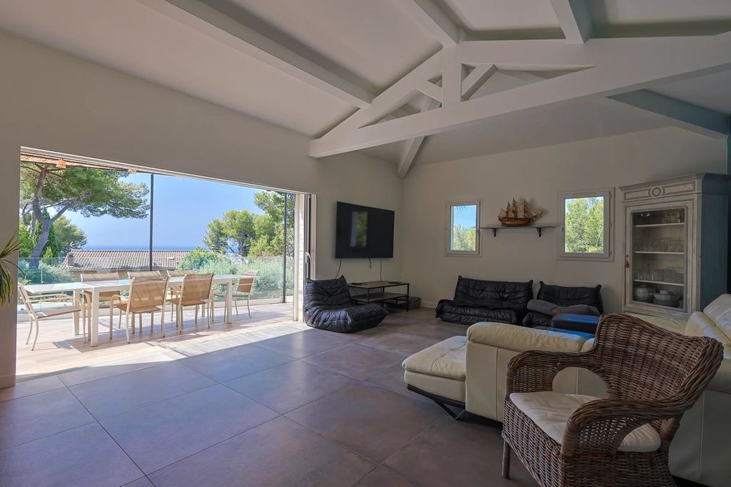 Property photo 1 of 31