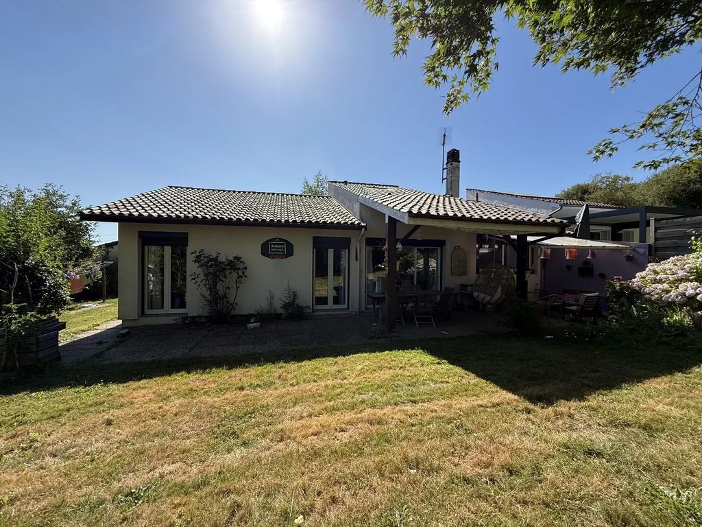 Property photo 1 of 10 Main Exterior View