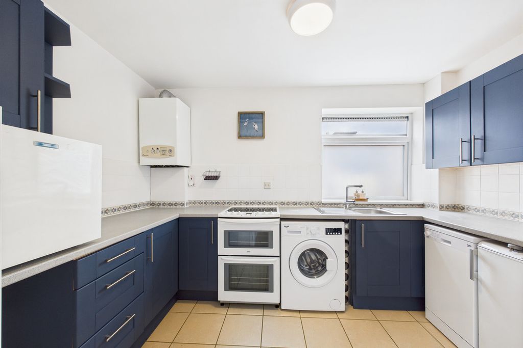 Property photo 2 of 22