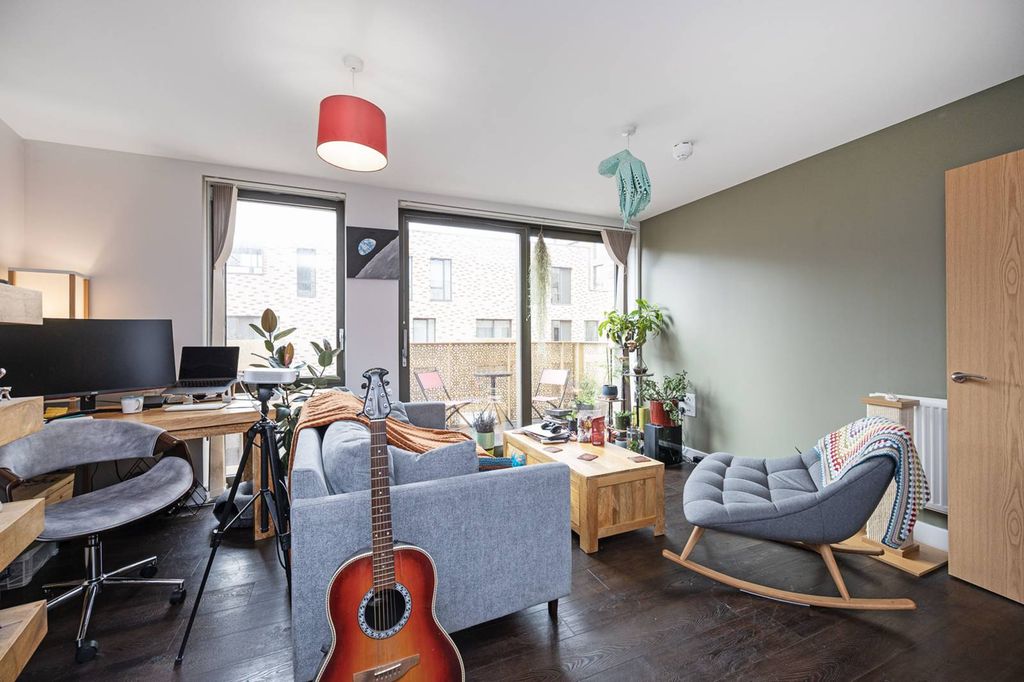 Property photo 1 of 9