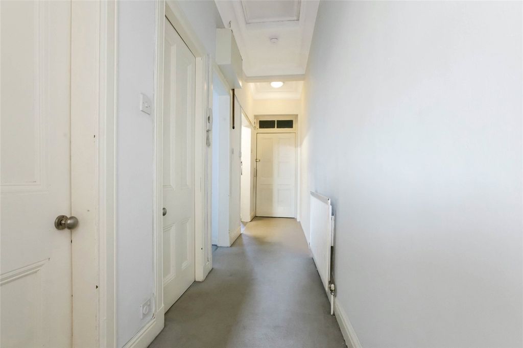 Property photo 3 of 20 Hall