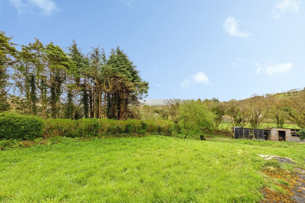 Property photo 2 of 25 Pbox-Img.Jpg