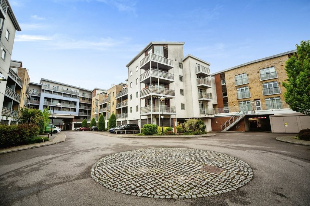 Property photo 1 of 8