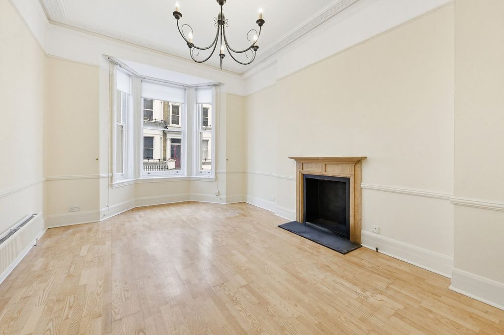 Property photo 2 of 12 Picture No. 13