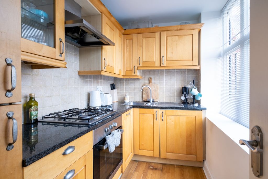 Property photo 3 of 6