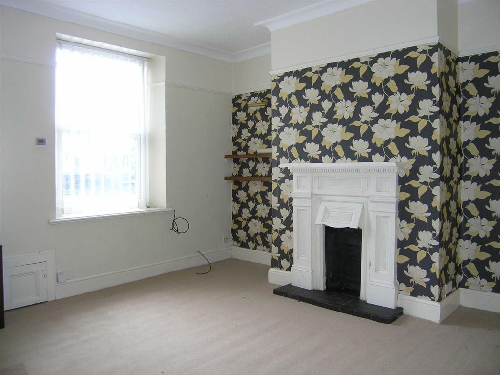 Property photo 3 of 4 Lounge