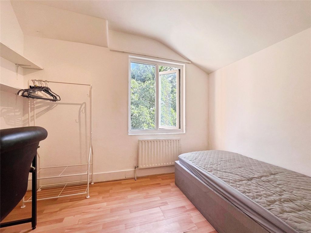 Property photo 1 of 3 Room