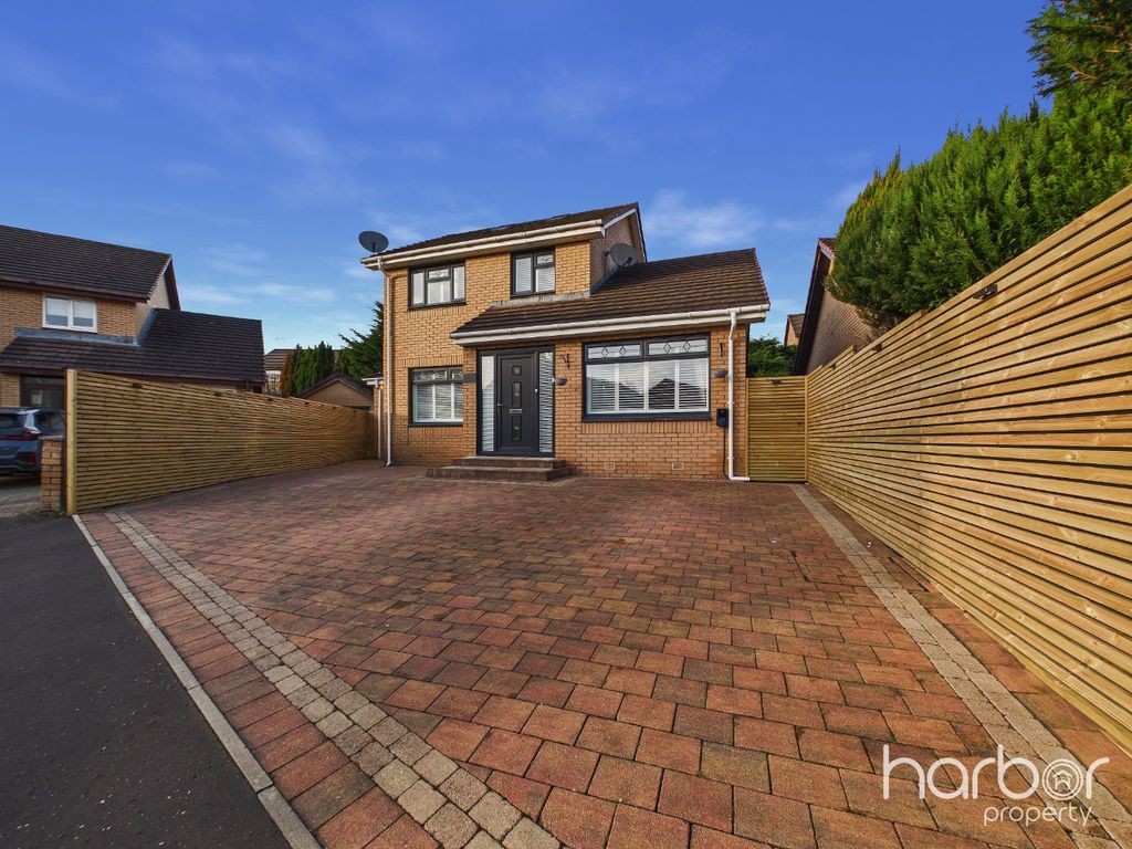 Property photo 1 of 32 4951051