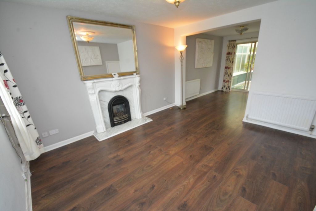 Property photo 2 of 11 Lounge