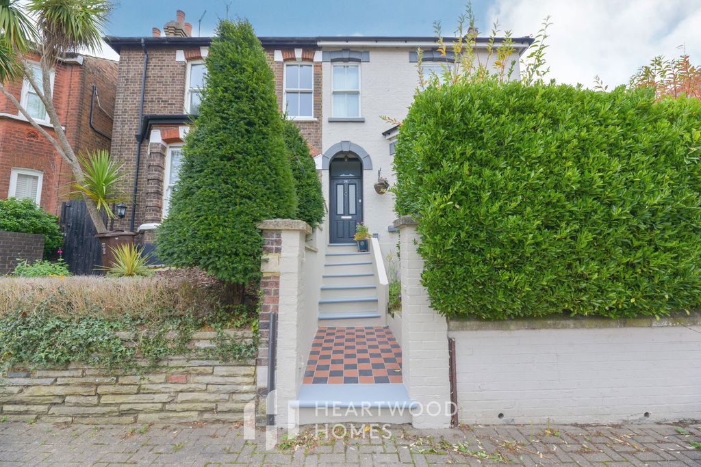 Property photo 2 of 23