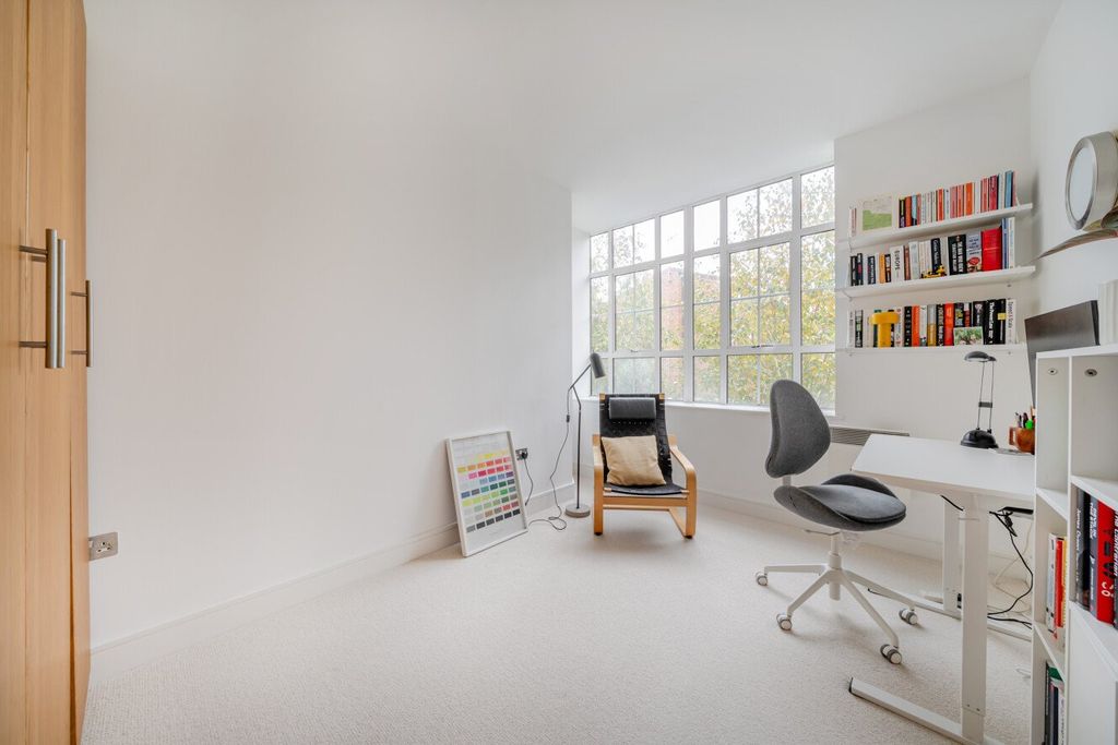 Property photo 3 of 23 Picture No. 06