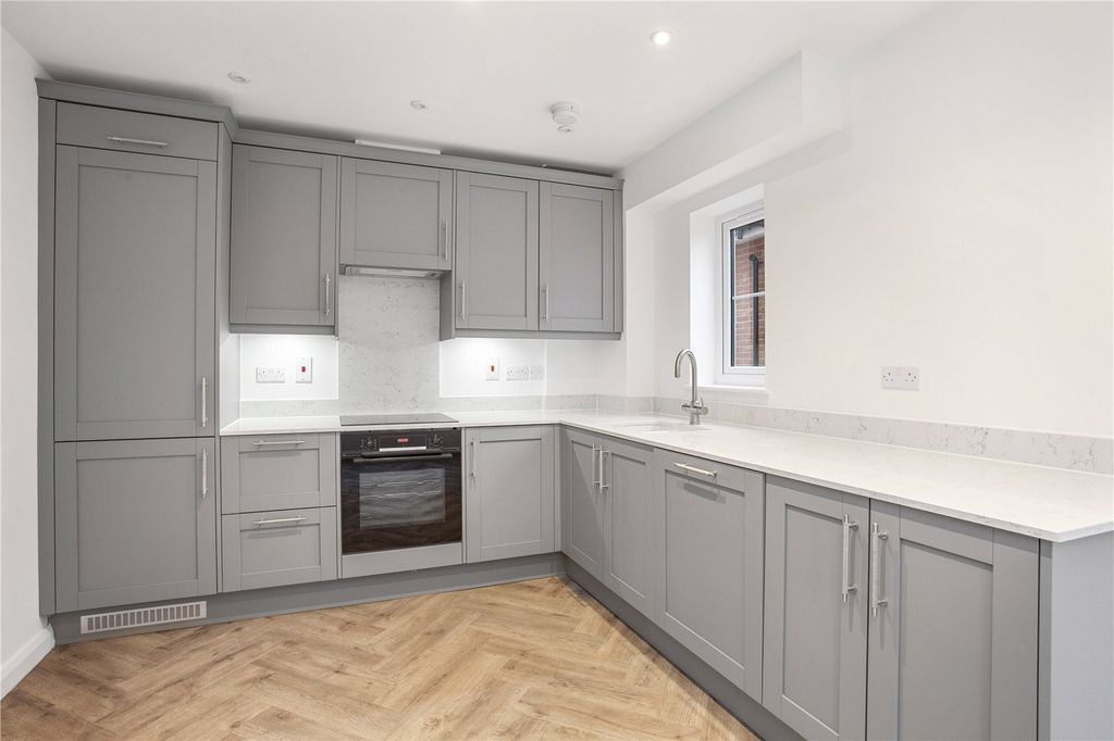 Property photo 2 of 12 Picture No. 25