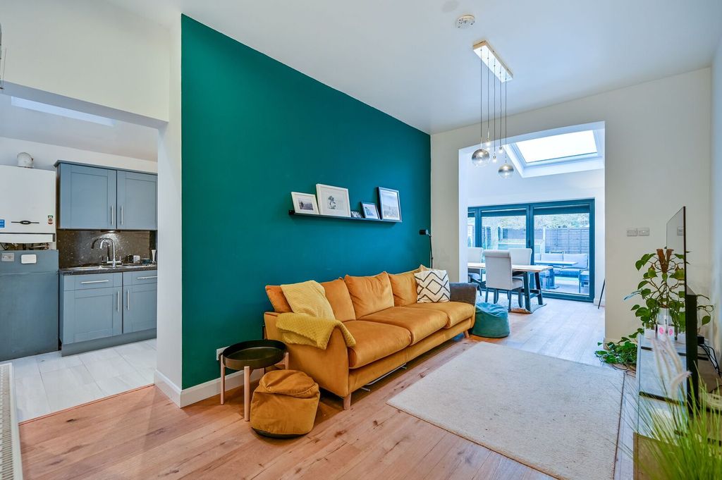 Property photo 1 of 8