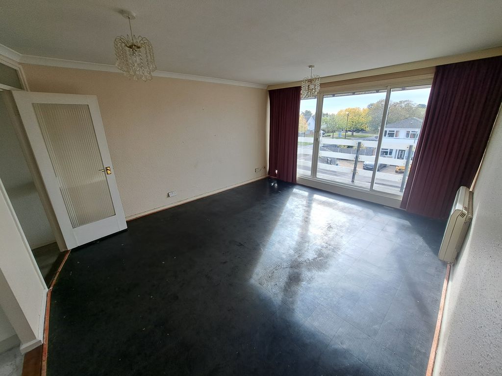 Property photo 3 of 11 Full Width Doors