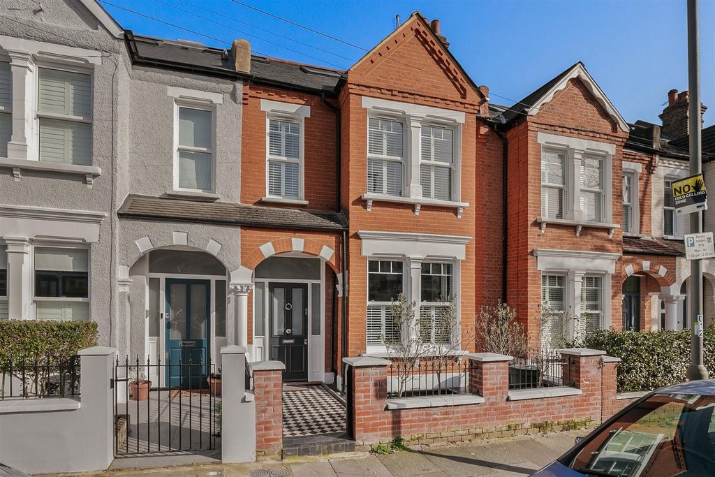 Property photo 1 of 10 External