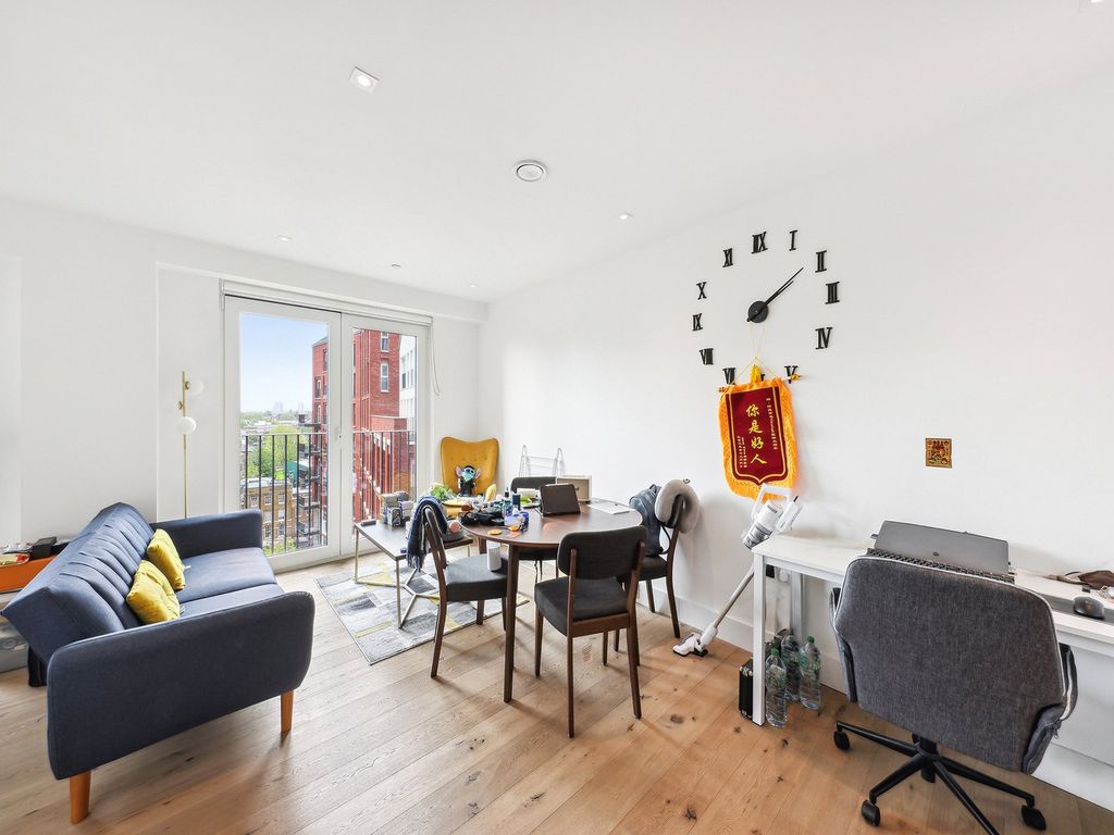 Property photo 2 of 10 Exchange Gardens
