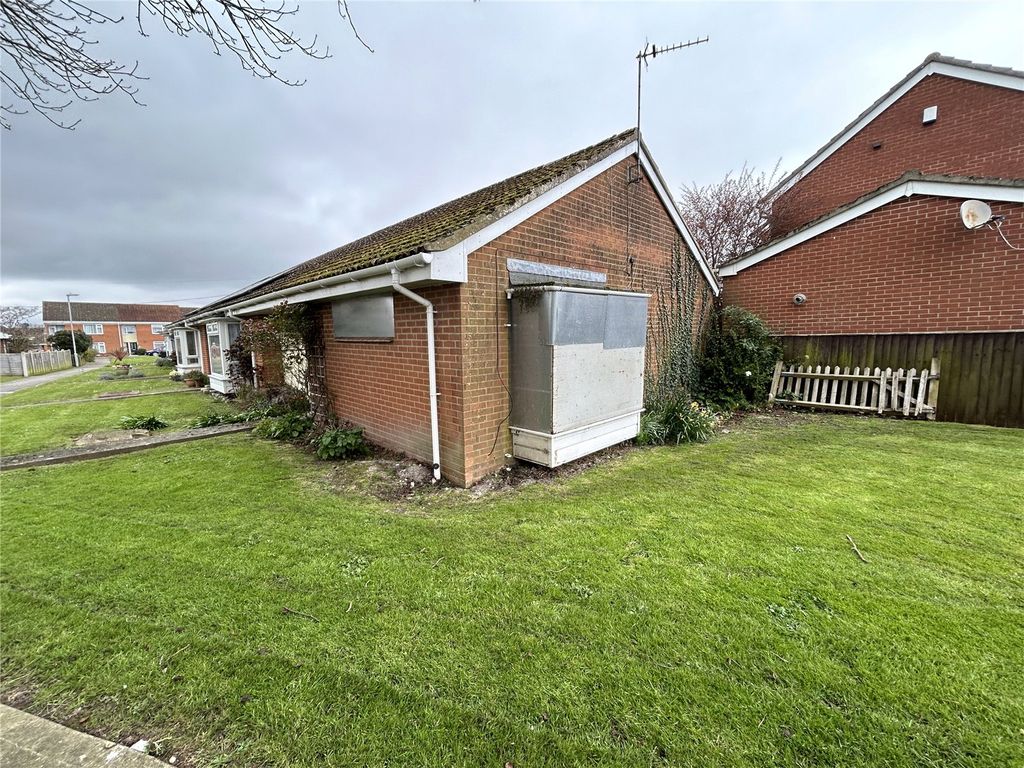 Property photo 2 of 11 Front