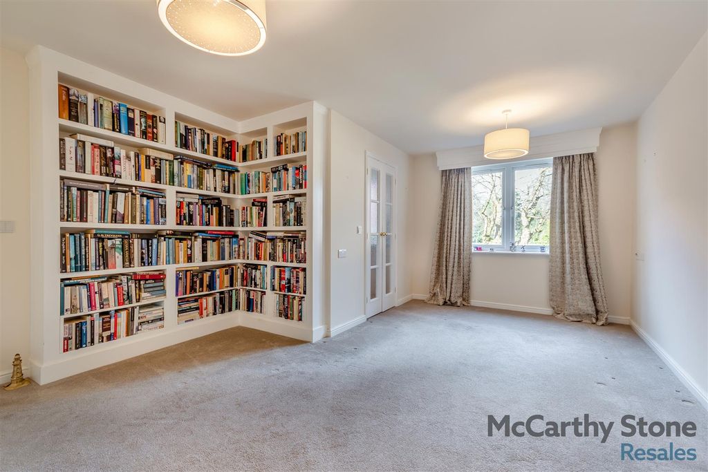 Property photo 2 of 13 8638130-Interior05.Jpg