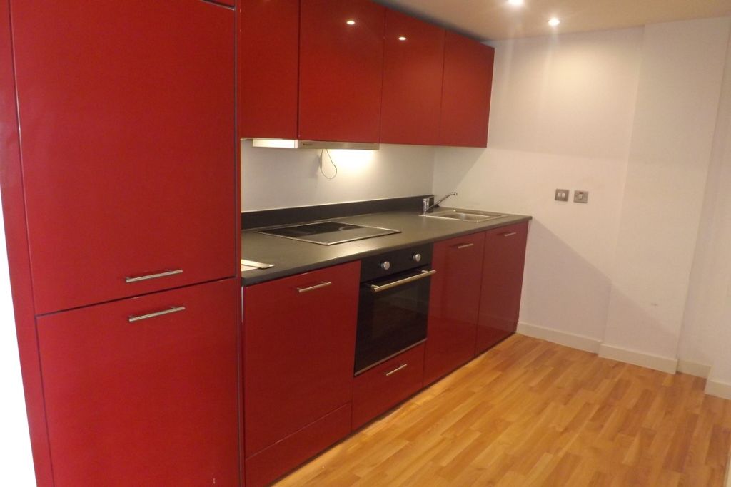 Property photo 2 of 8 Fitted Kitchen