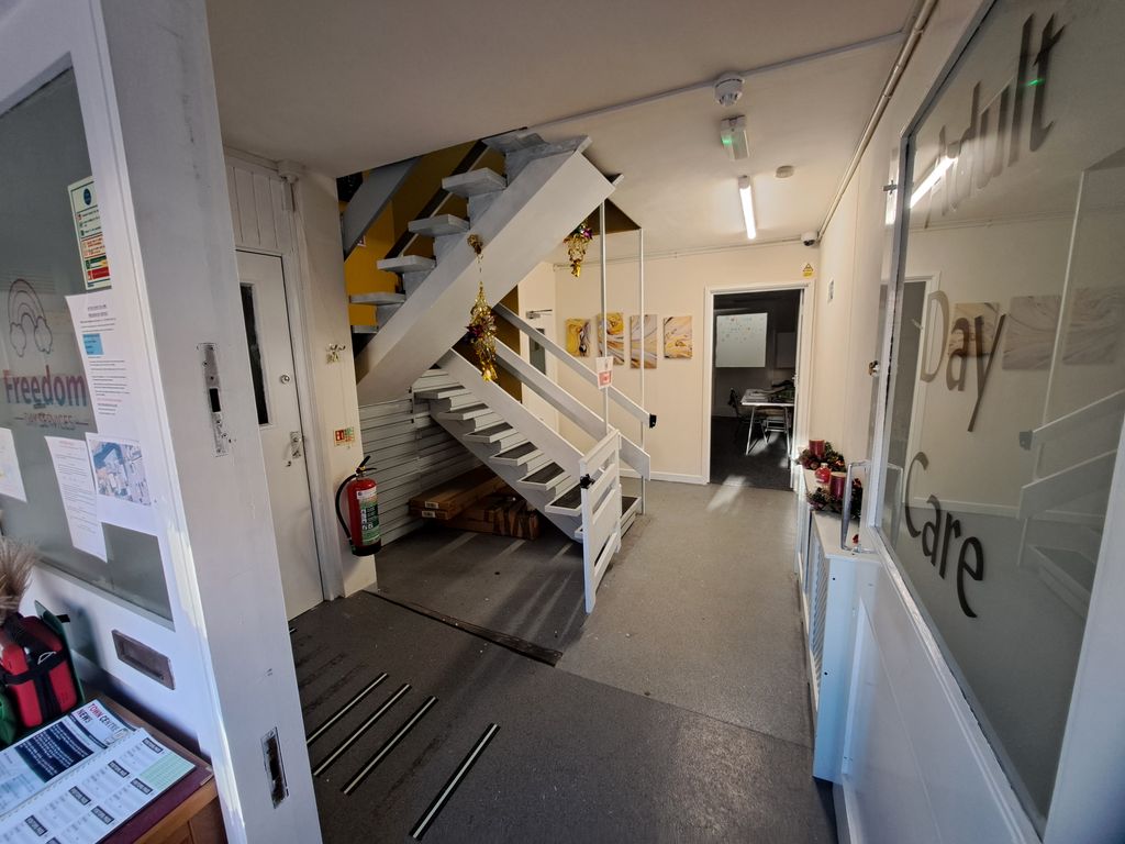 Property photo 2 of 16 Reception Foyer