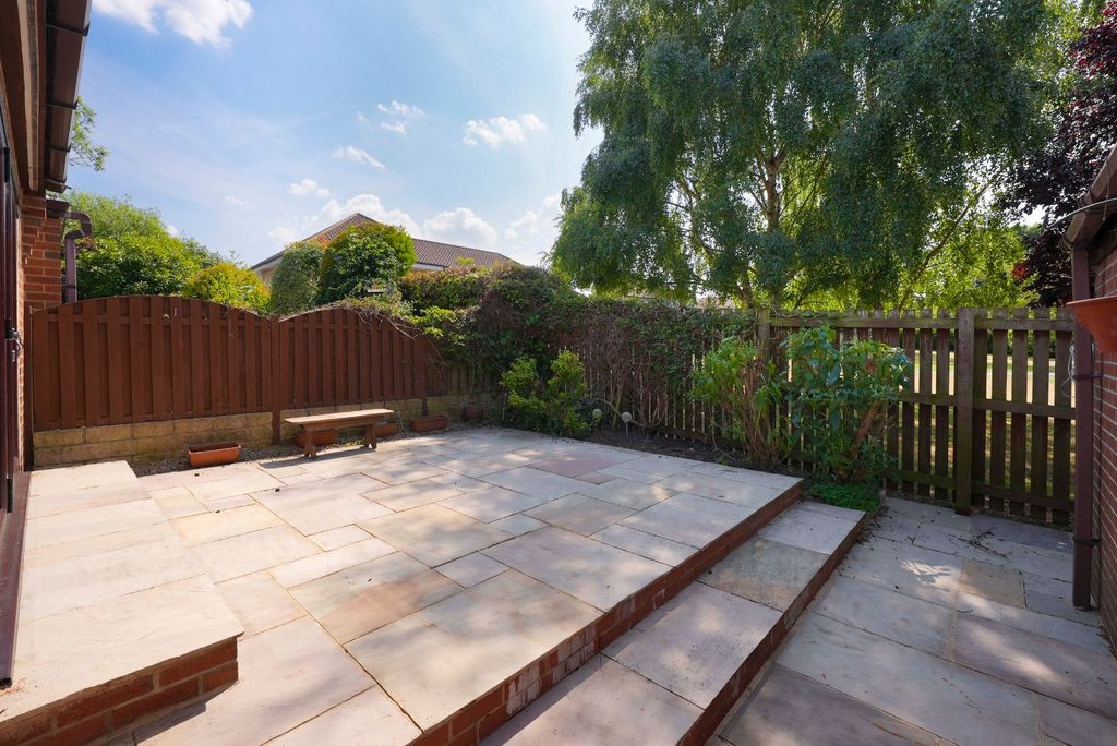 Property photo 2 of 16 Picture No. 30