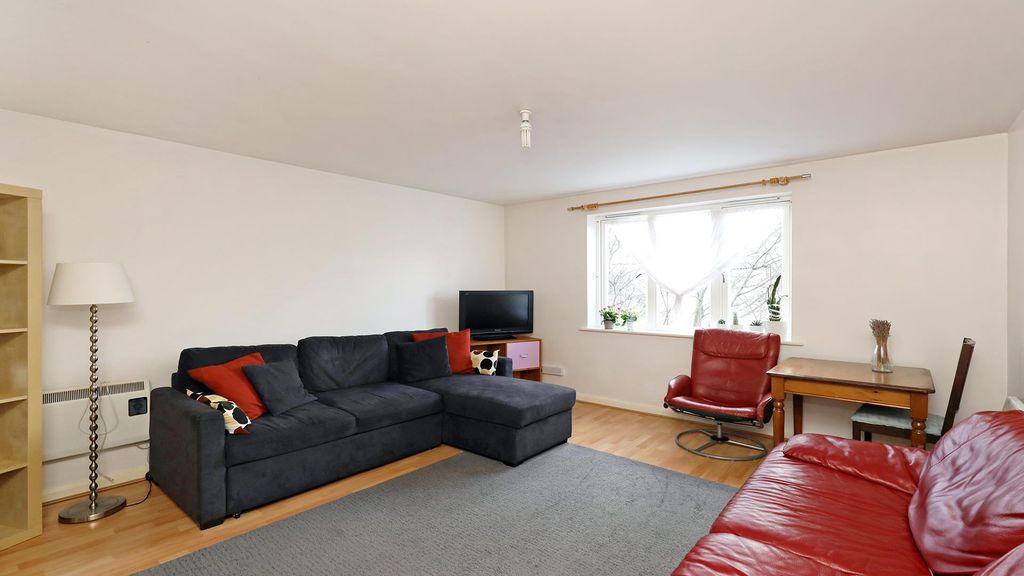 Property photo 3 of 11