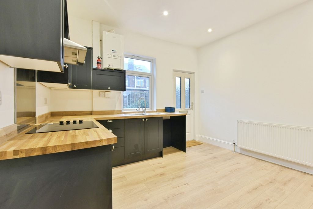 Property photo 2 of 14 Pbox-Img.Jpg