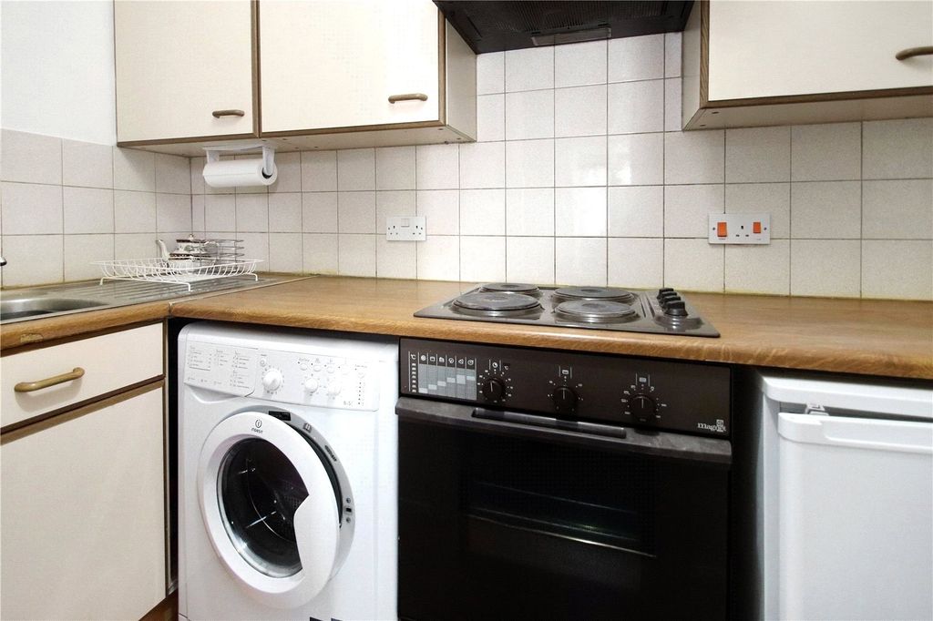 Property photo 3 of 9 Picture No. 16