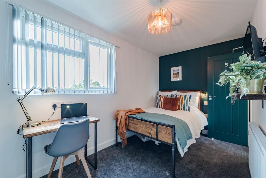 Property photo 2 of 14 007-Dsc02800-Hdr.Jpg