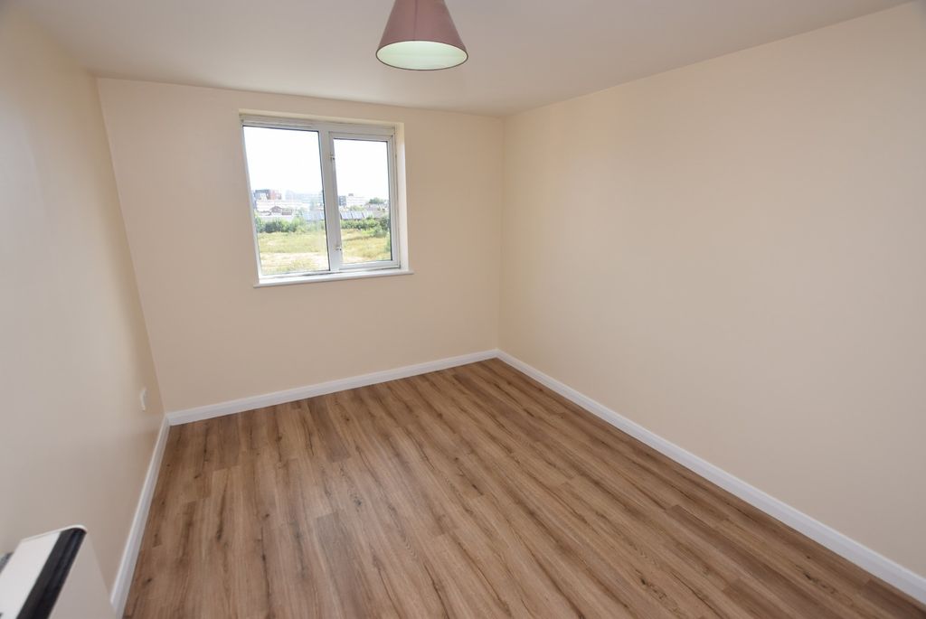 Property photo 2 of 7 4260781