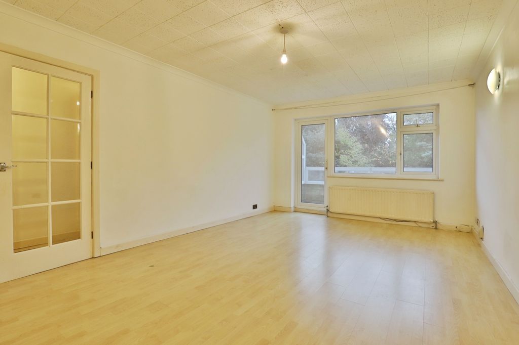 Property photo 2 of 17 Photo