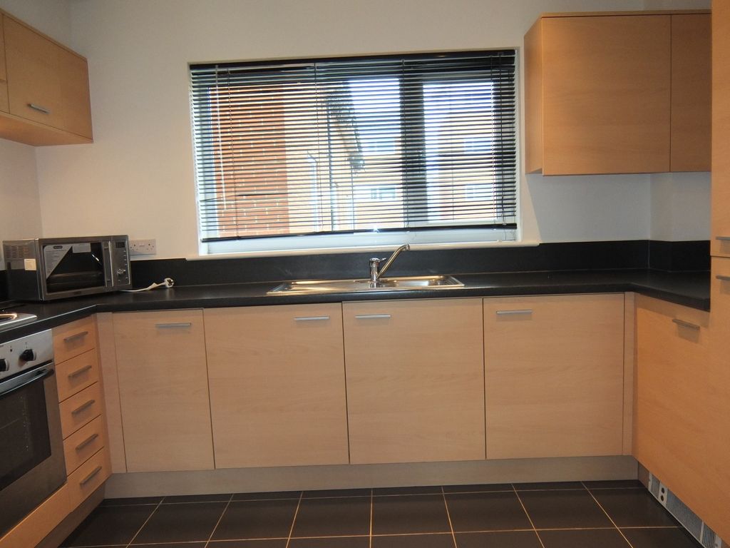 Property photo 2 of 4 Kitchen