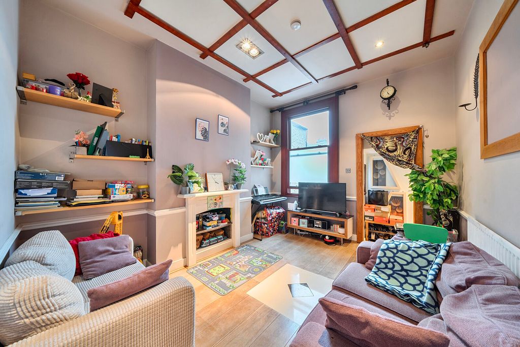 Property photo 2 of 9