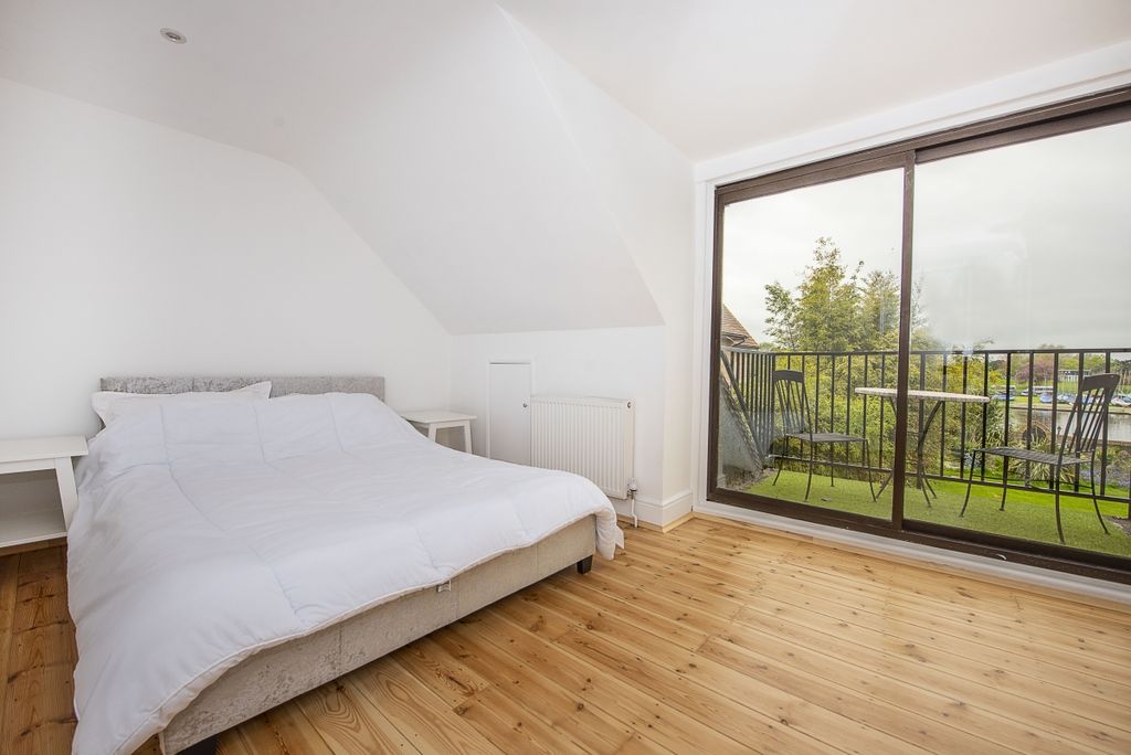 Property photo 3 of 14 0001