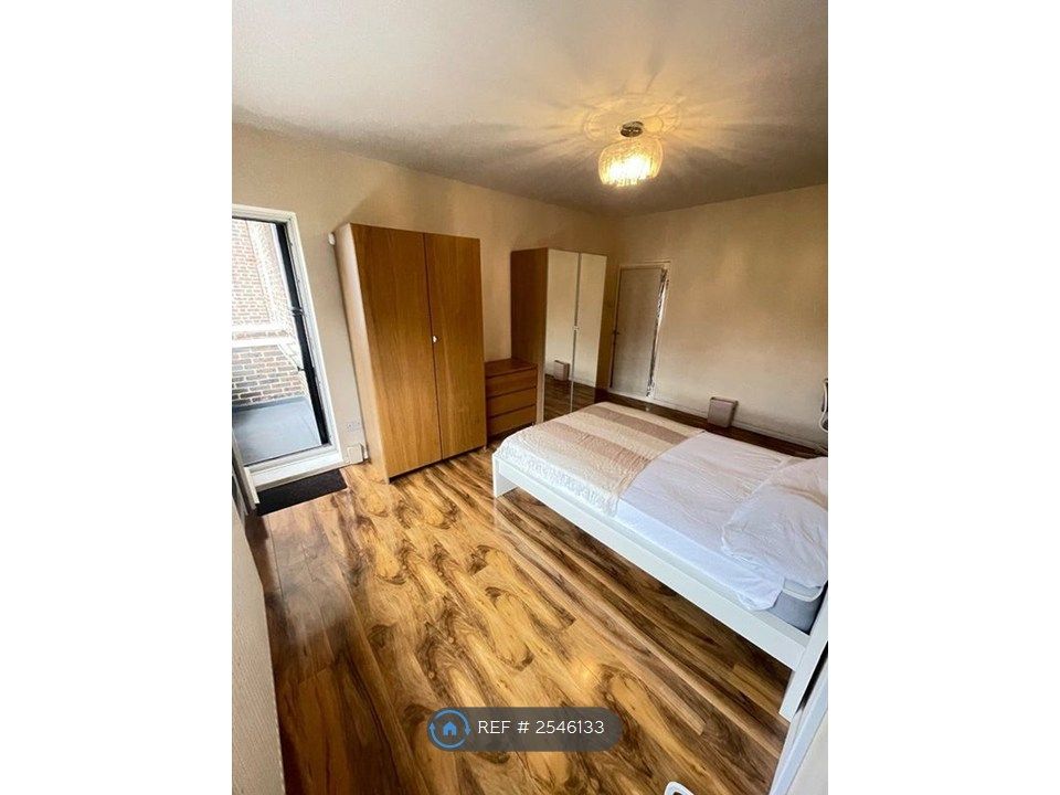 Property photo 2 of 11 Bedroom 3