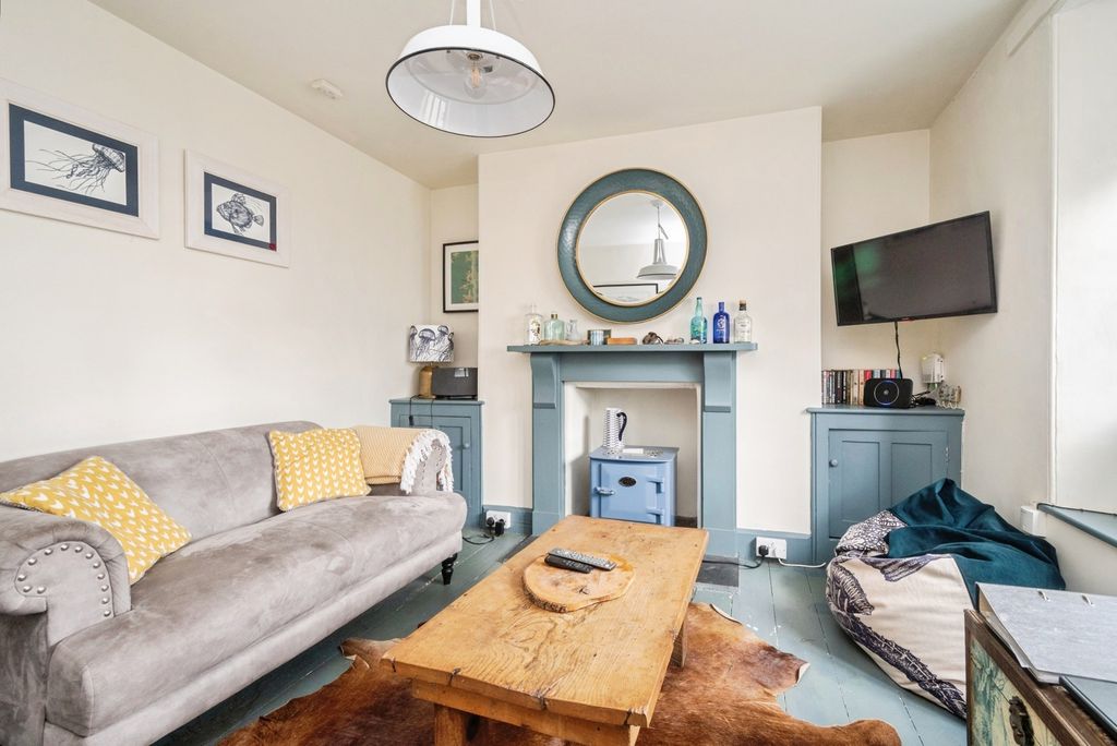 Property photo 2 of 37 Pbox-Img.Jpg