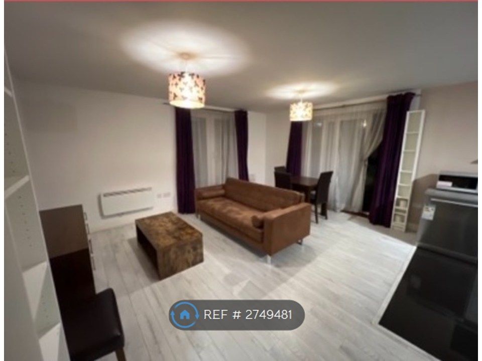 Property photo 1 of 9 Living Space