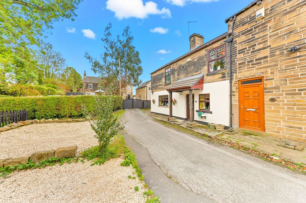 Property photo 2 of 25