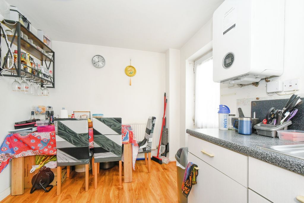 Property photo 2 of 11