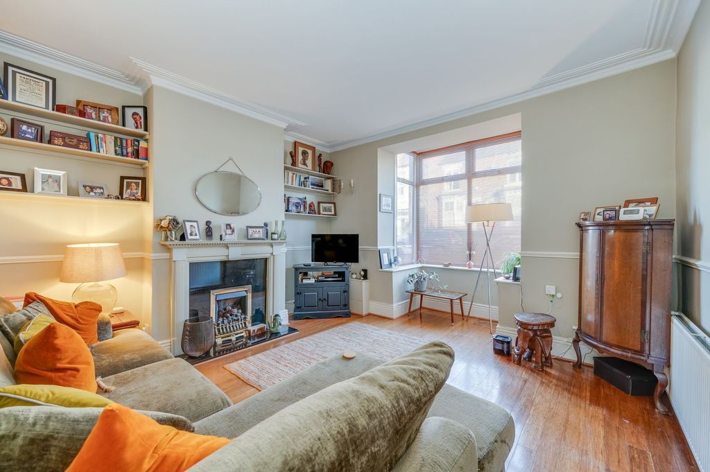 Property photo 2 of 19