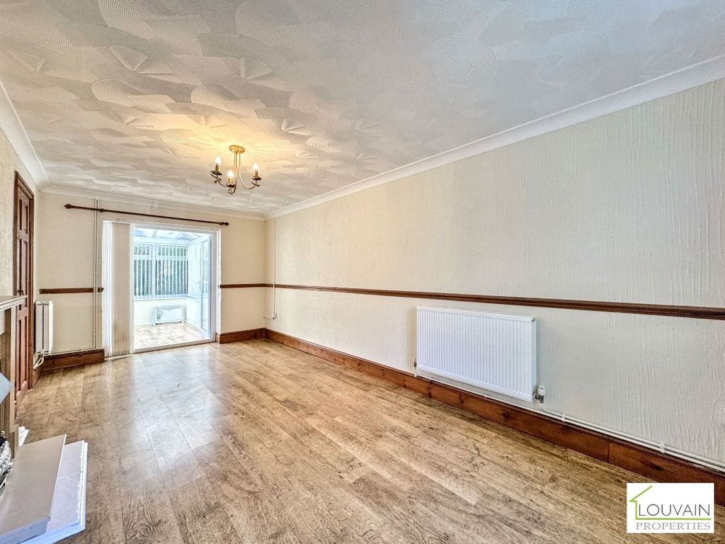 Property photo 2 of 33