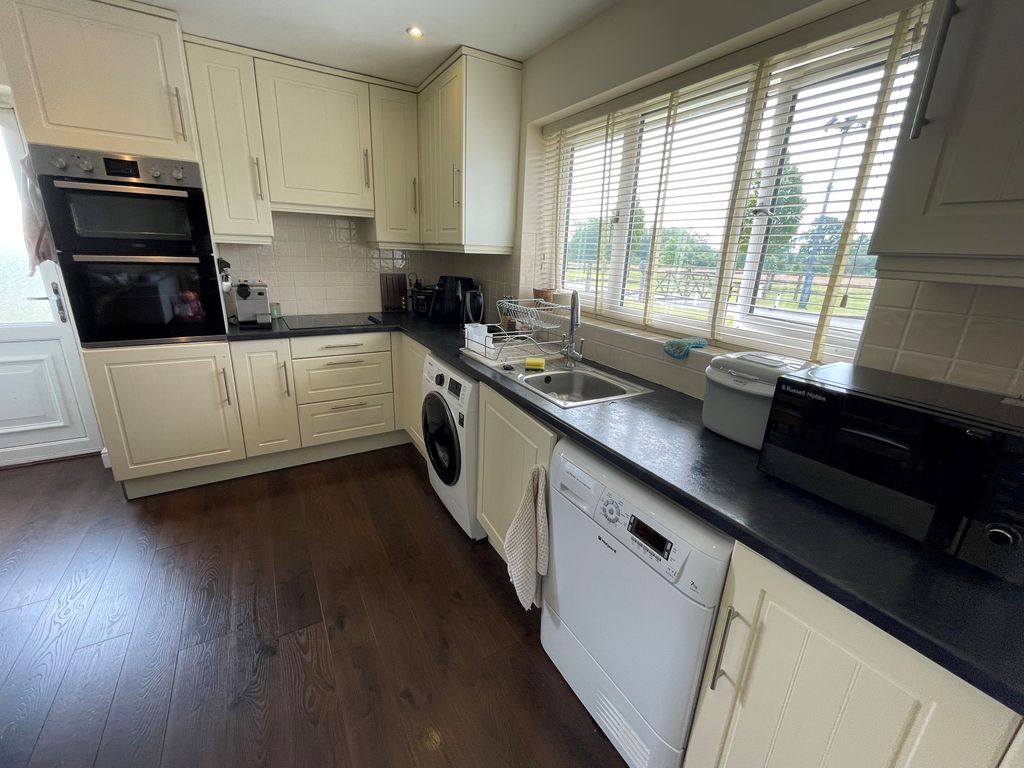 Property photo 2 of 8 Kitchen Dining 