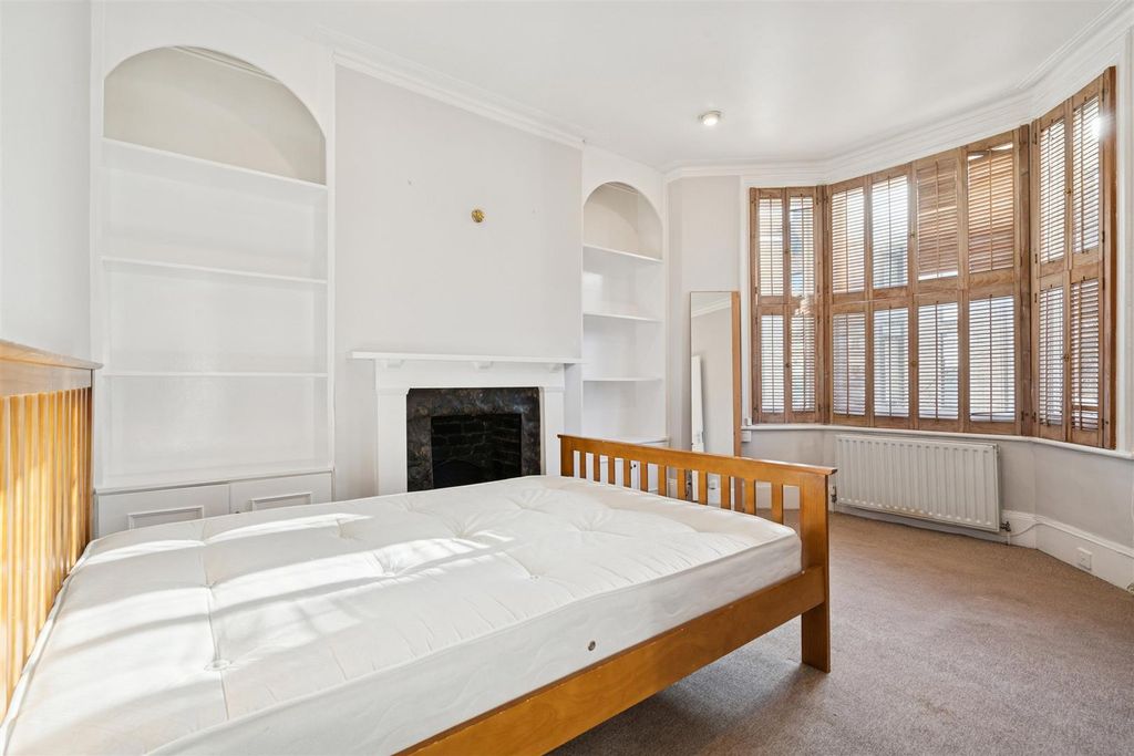 Property photo 3 of 6