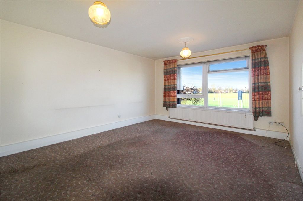 Property photo 2 of 14 Picture No. 11